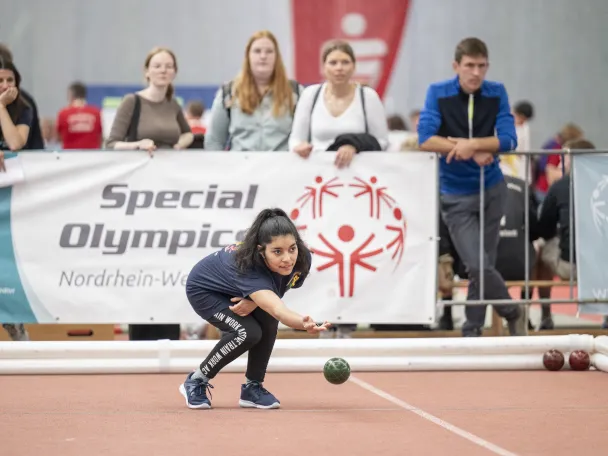 Boccia-Sportlerin bei den Special Olympics Spielen